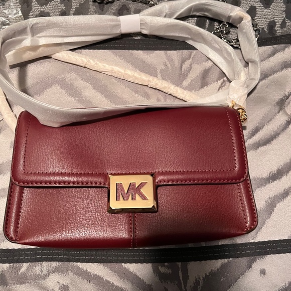 Michael Kors Crossbody - Picture 1 of 3